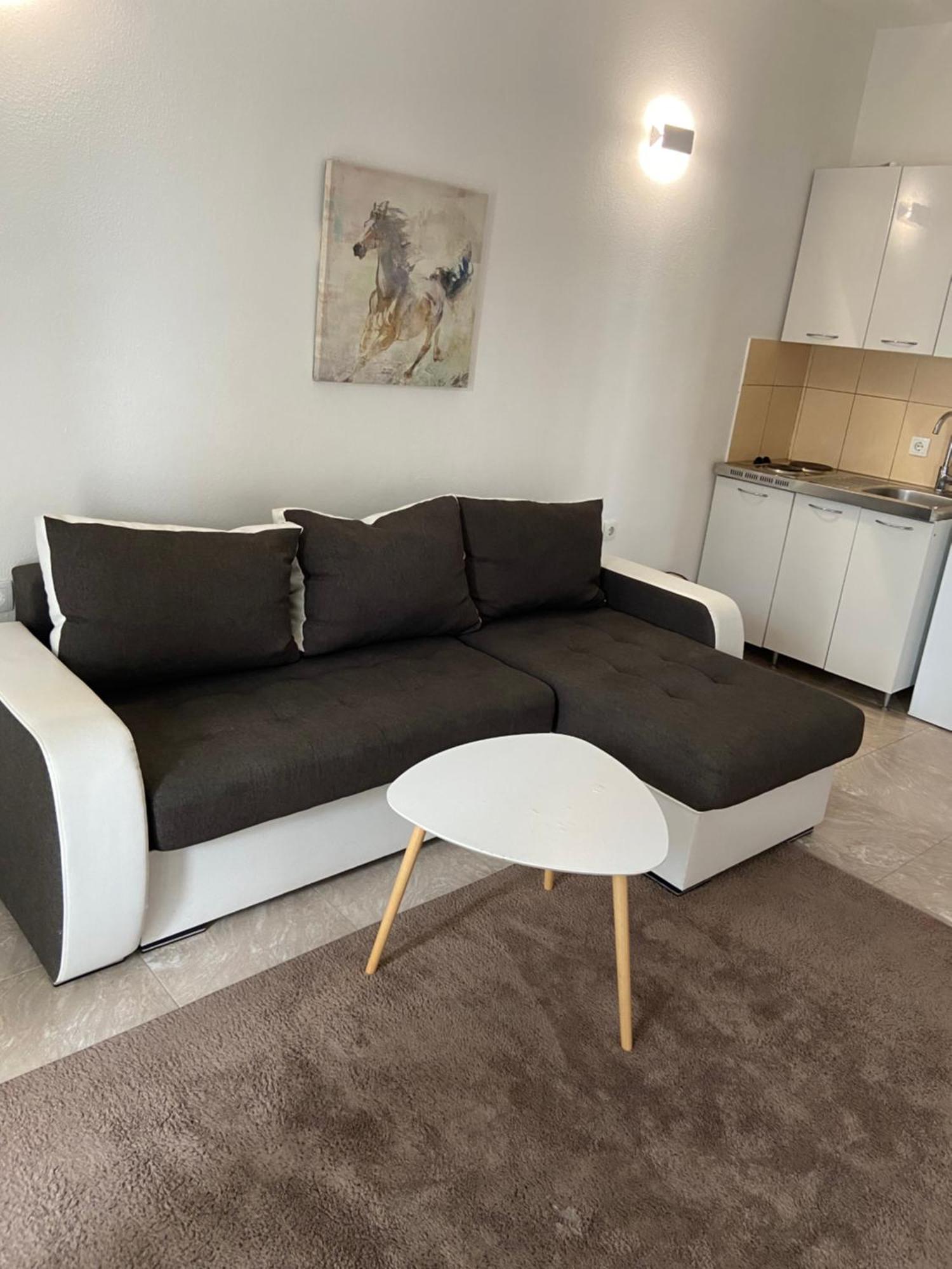 Montebello Inn Apartments Улцинь Экстерьер фото
